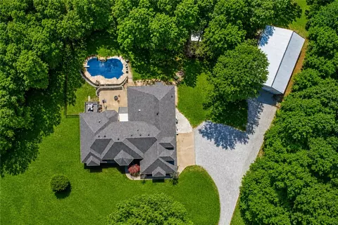 12912 Moore Ln, Gravette, AR 72736