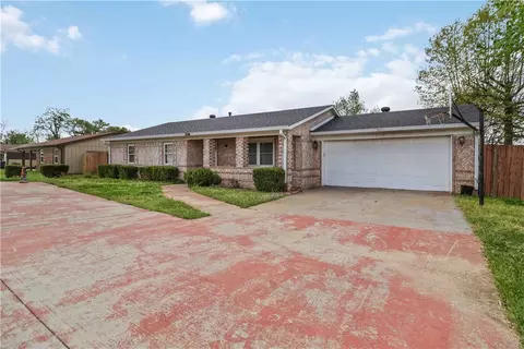 1710 Monte Ne Rd, Rogers, AR 72756