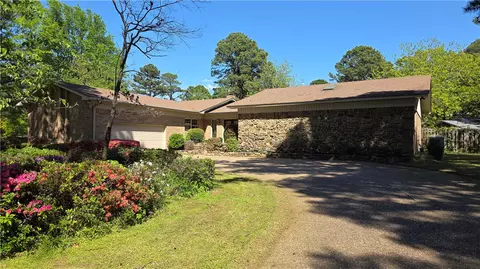 607 Old Post Rd, Russellville, AR 72802