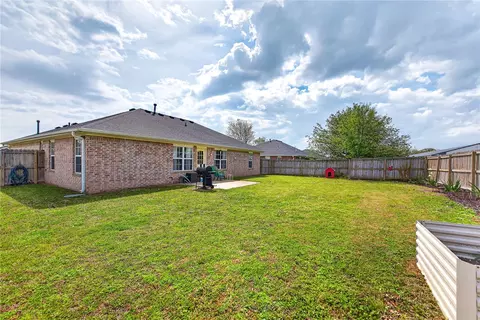 551 Steepro Dr, Centerton, AR 72719