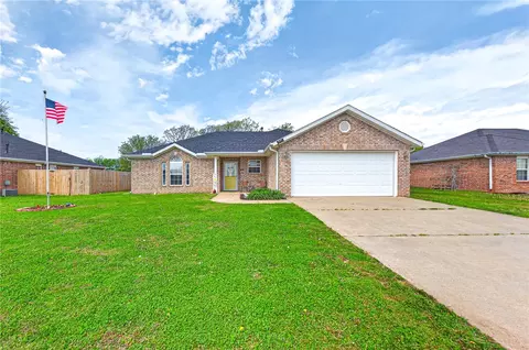 551 Steepro Dr, Centerton, AR 72719