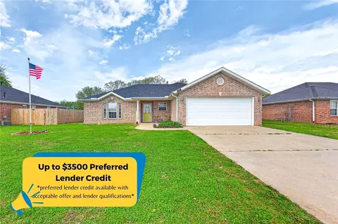 551 Steepro Dr, Centerton, AR 72719