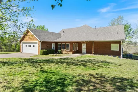 141 Hawn Ave, Huntsville, AR 72740