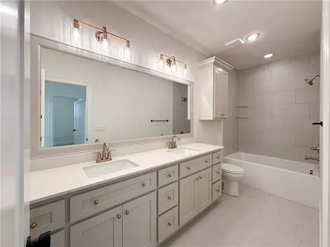 Bath - 6586 Align Ave, Springdale, AR 72762 photo 4 of 5