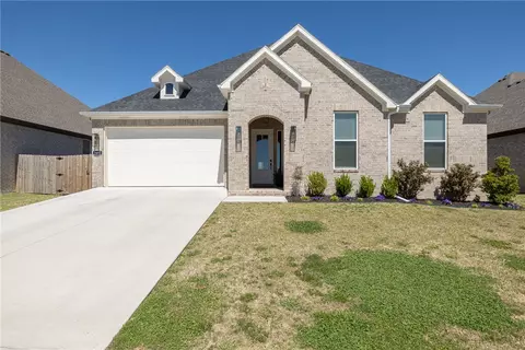 3402 E Greystone Dr, Fayetteville, AR 72764