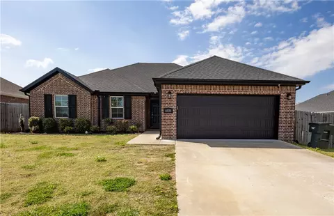 6035 Transit St, Fayetteville, AR 72704