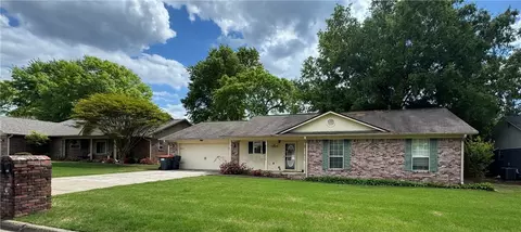 1113 Ashwood Dr, Russellville, AR 72801