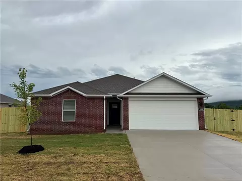 558 Nevada St, Farmington, AR 72730