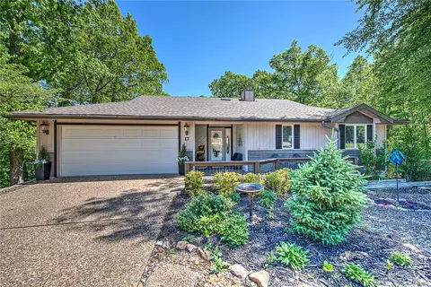 17 Stoneykirk Dr, Bella Vista, AR 72715