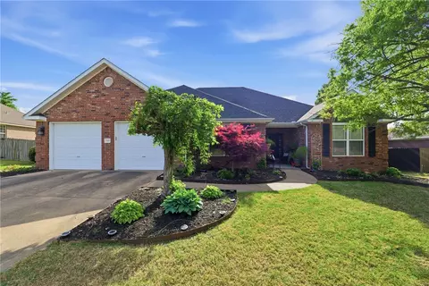 1299 Saint Andrews Cir, Fayetteville, AR 72701