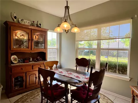 Dining - 3381 Eaglecrest Cir, Springdale, AR 72762 photo 3 of 3