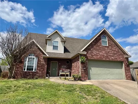 Exterior - 3381 Eaglecrest Cir, Springdale, AR 72762 photo 4 of 8