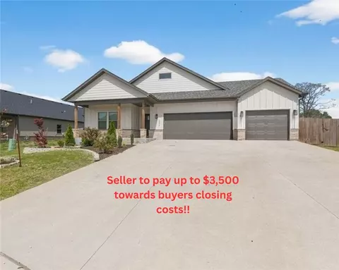 2204 Riggins Ave, Pea Ridge, AR 72751
