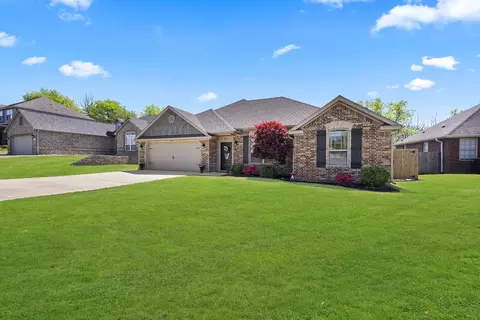 3257 Indian Springs Ave, Springdale, AR 72762