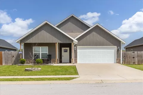 284 Miles Ave, Gentry, AR 72734