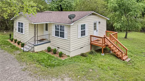 805 Ray Rd, Clarksville, AR 72830