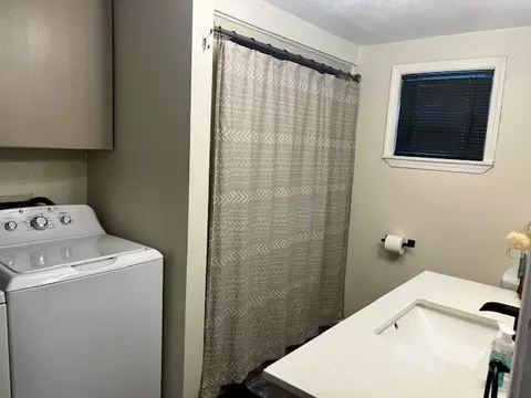 Bath - 4622 Creel Rd, Harrison, AR 72601 photo 1 of 2