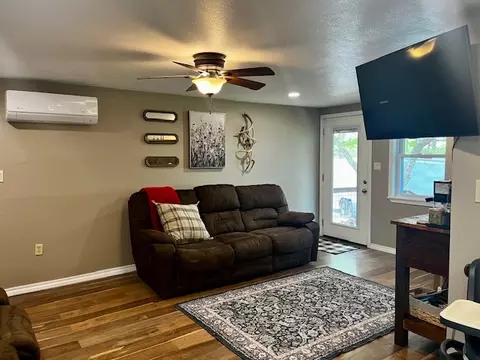 Living - 4622 Creel Rd, Harrison, AR 72601 photo 2 of 3