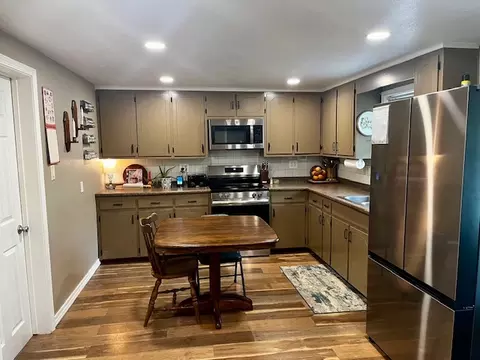 Kitchen - 4622 Creel Rd, Harrison, AR 72601 photo 1 of 3