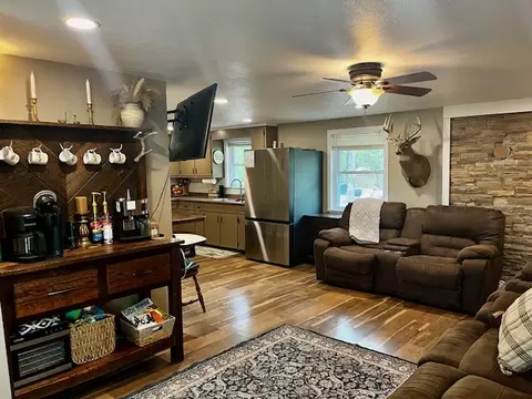 Living - 4622 Creel Rd, Harrison, AR 72601 photo 1 of 3