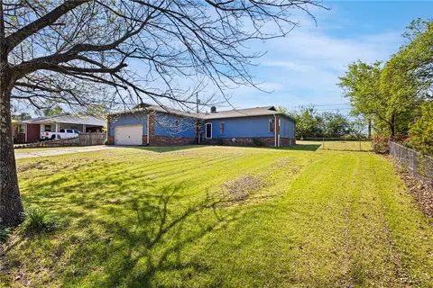 302 E Date St, Russellville, AR 72802