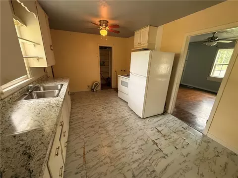 1011 N N Pne, Harrison, AR 72601 photo 2