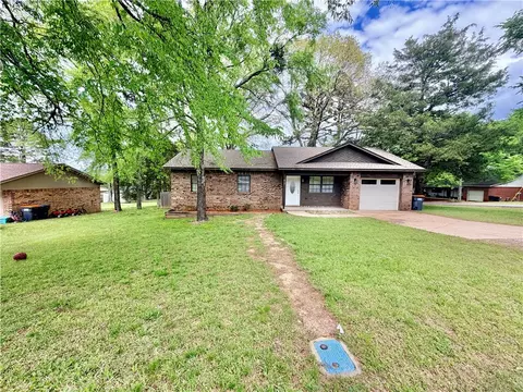 815 E Fir St, Russellville, AR 72802