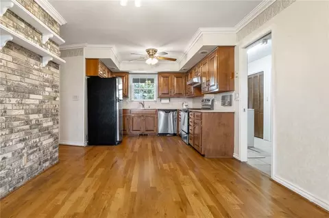 Kitchen - 7288 Hwy 62, Harrison, AR 72601 photo 2 of 3