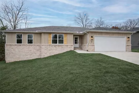 8 Eddleston Ln, Bella Vista, AR 72715