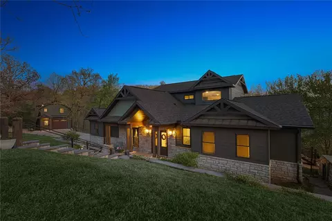 1 Fleming Cir, Bella Vista, AR 72714