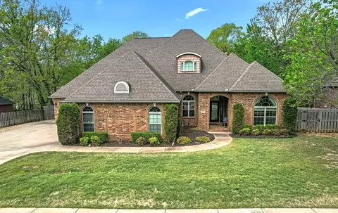 2737 N Signet Pl, Fayetteville, AR 72703