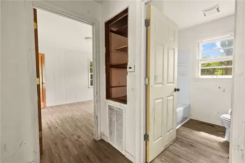 Entry Way - 808 Beverly, Harrison, AR 72601 photo 2 of 3