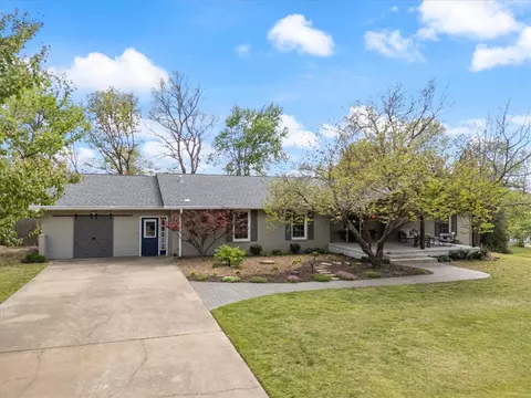 920 Elgin St, Siloam Springs, AR 72761