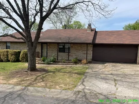 1325 N Northwoods Dr, Alma, AR 72921