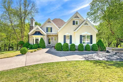 45 Sailboat Dr, Holiday Island, AR 72631