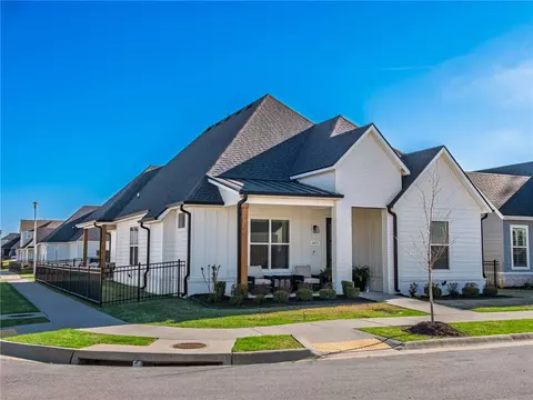 6875 Garden Trail Ave, Springdale, AR 72762