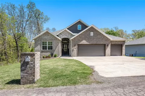 22 Langholm Ln, Bella Vista, AR 72715