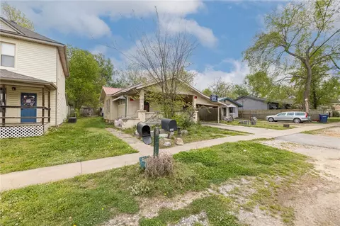 605 S Maxwell St, Siloam Springs, AR 72761