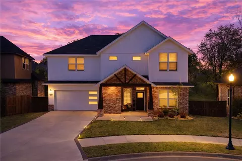 304 SW Gunison Cv, Bentonville, AR 72712