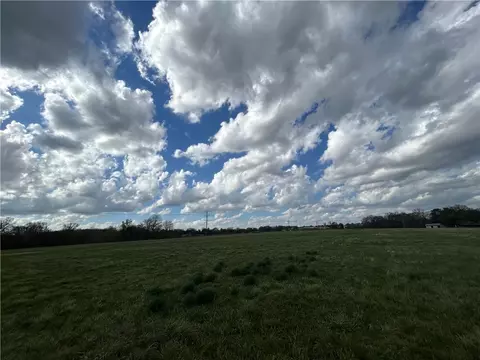 86 SE Acres Se El Paso St, Gravette, AR 72736