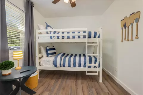 Bedroom - 18659 Eagle Bend Rd, Springdale, AR 72764 photo 5 of 7