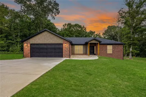 3 Bridle Cir, Bella Vista, AR 72715