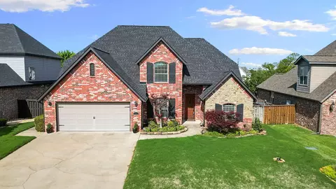 1111 NE Saint Ives Rd, Bentonville, AR 72712