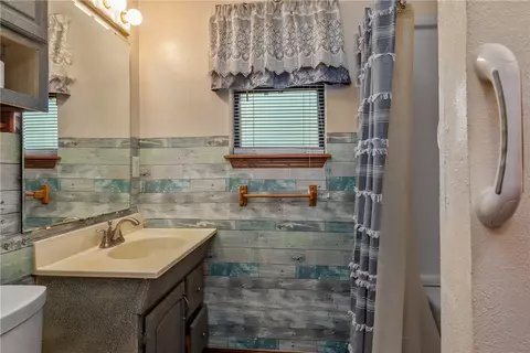 Bath - 29116 Nottinghill Dr, Shell Knob, MO 65747 photo 1 of 2