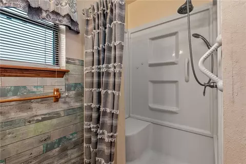 Bath - 29116 Nottinghill Dr, Shell Knob, MO 65747 photo 2 of 2