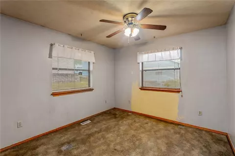 Bedroom - 29116 Nottinghill Dr, Shell Knob, MO 65747 photo 3 of 3