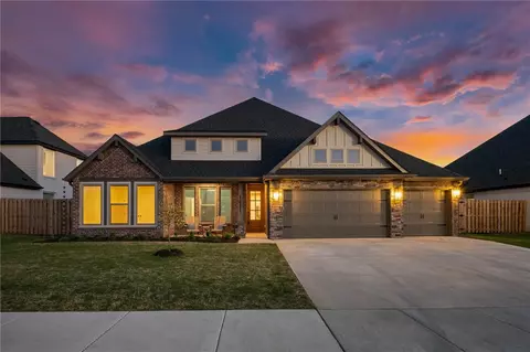1411 Tiffany St, Centerton, AR 72719