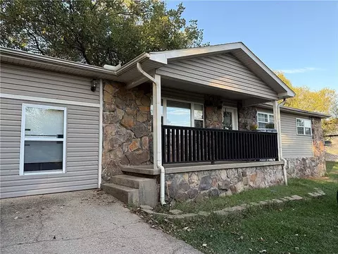 107 Nancy St, Harrison, AR 72601