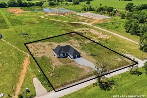 13523 White Oak Rd, Fayetteville, AR 72704