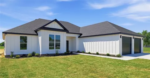 13523 White Oak Rd, Fayetteville, AR 72704